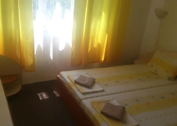 Svetla בית הארחה 2*