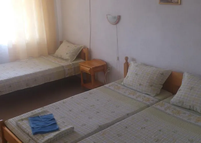 Casa de hóspedes Svetla 2*