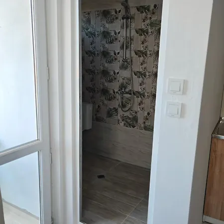 Konukevi Svetla 2*