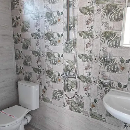 게스트하우스 Svetla 2*