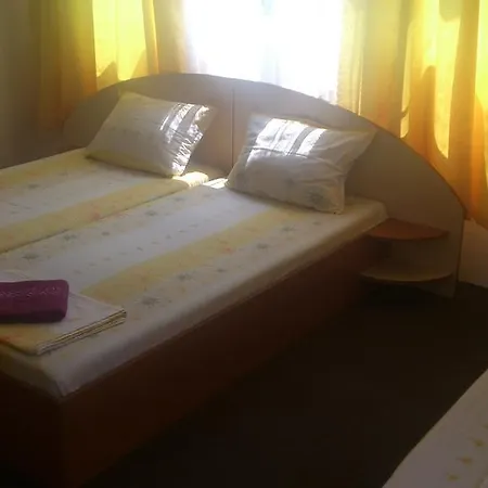 게스트하우스 Svetla 2*